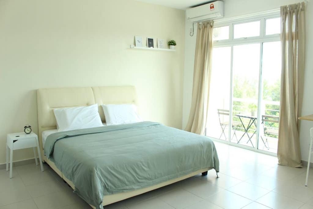 New Seaview Cozy Modern Beach House Танджунг-Бунга Экстерьер фото