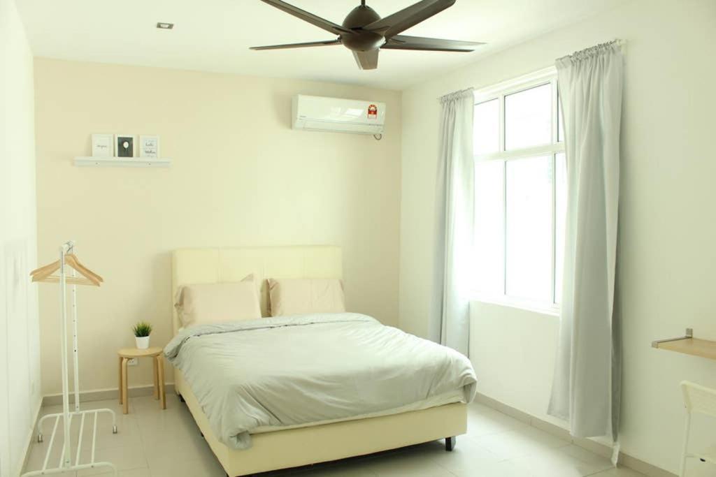 New Seaview Cozy Modern Beach House Танджунг-Бунга Экстерьер фото